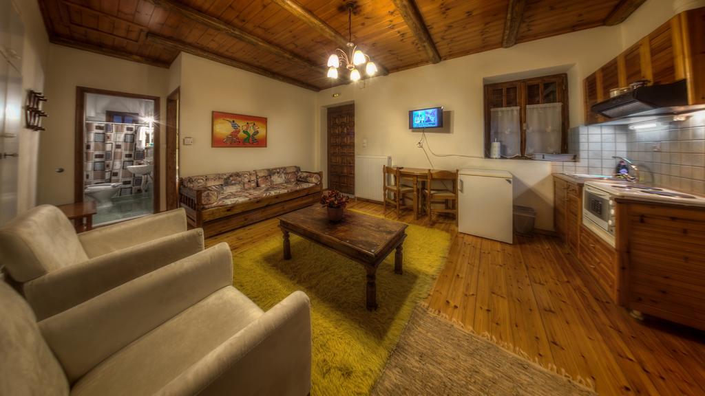 Charoula Rooms Kalavryta Extérieur photo