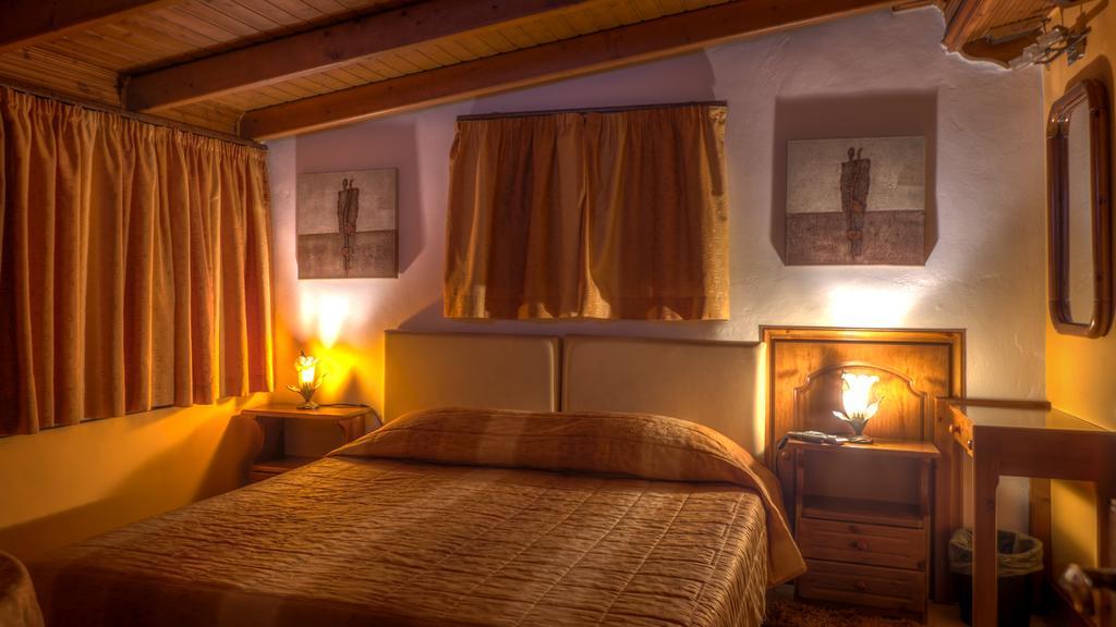 Charoula Rooms Kalavryta Chambre photo